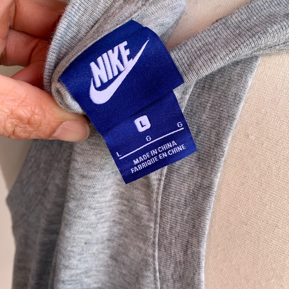 Men’s Nike Muscle Tank - Picture 3 of 6